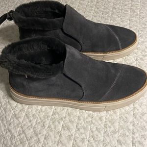 Like new Toms Boots